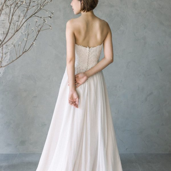 WA059 白色素雅手工婚紗(加價款)
